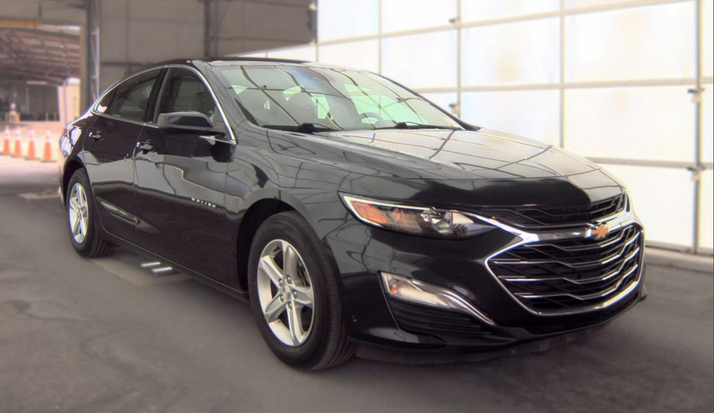 Used 2023 Chevrolet Malibu LS w/ Driver Confidence Package FWD image 4