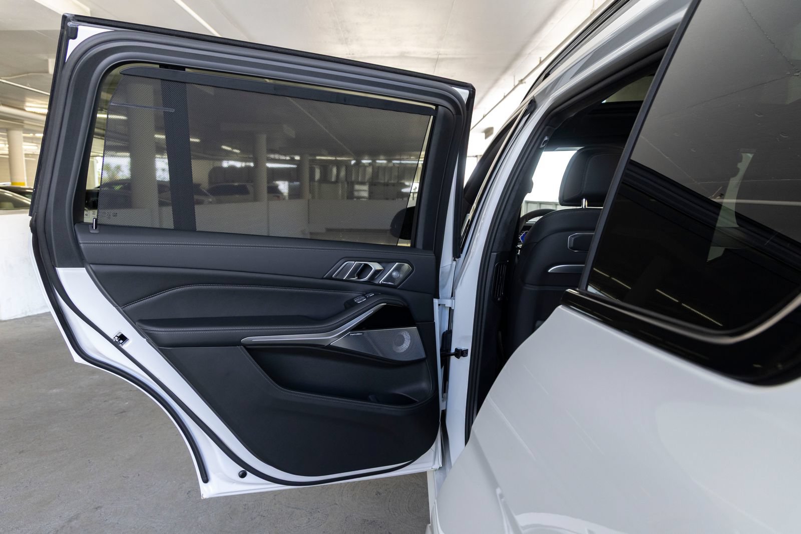 New 2026 BMW ALPINA XB7 AWD/4WD image 28