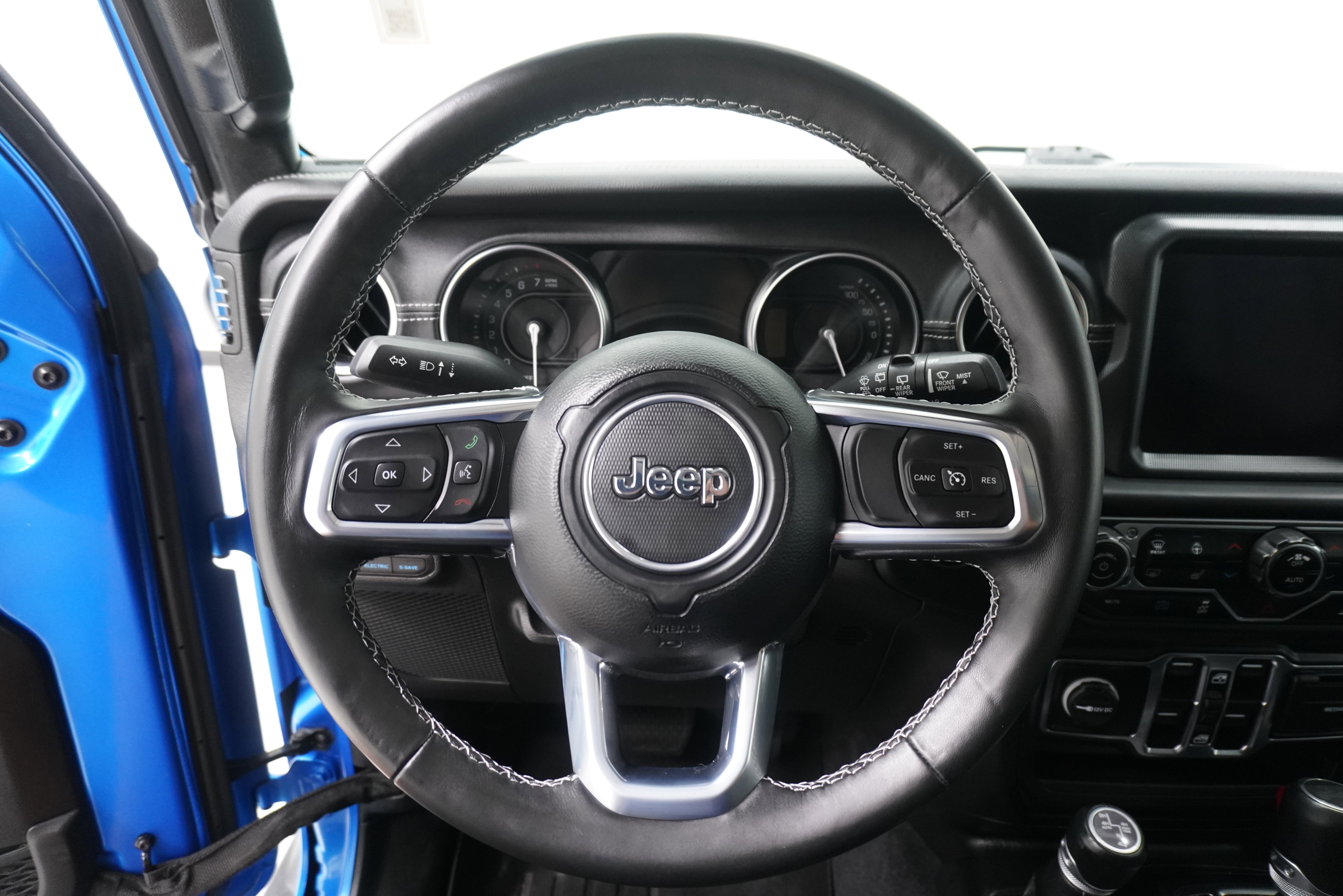 Used 2022 Jeep Wrangler Unlimited Sahara w/ Cold Weather Group image 17