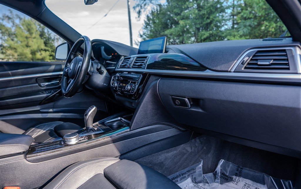 Used 2018 BMW 340i xDrive Sedan w/ Premium Package Essential AWD/4WD image 33