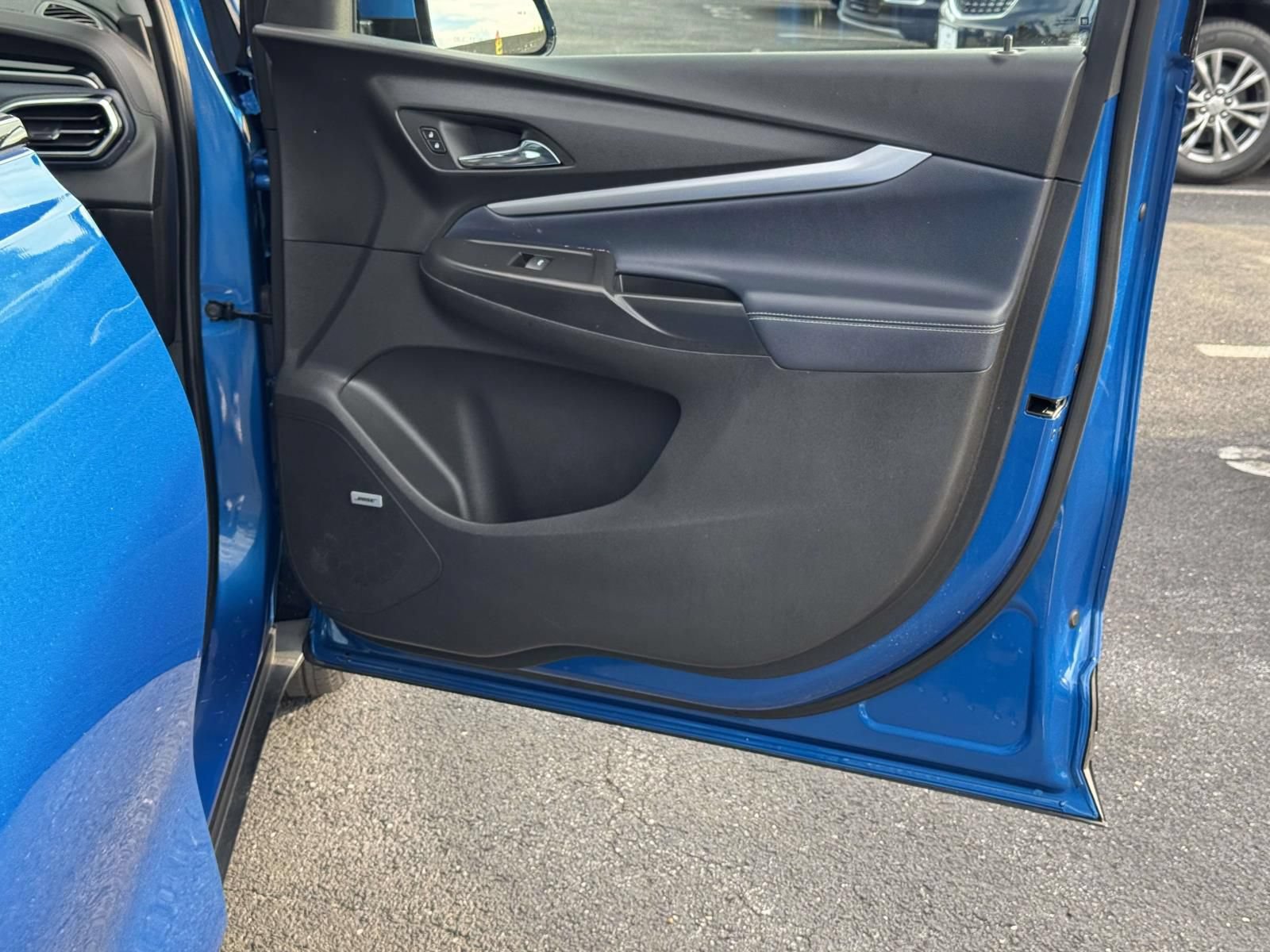 Used 2023 Chevrolet Bolt EUV Premier w/ Sun & Sound Package FWD image 14