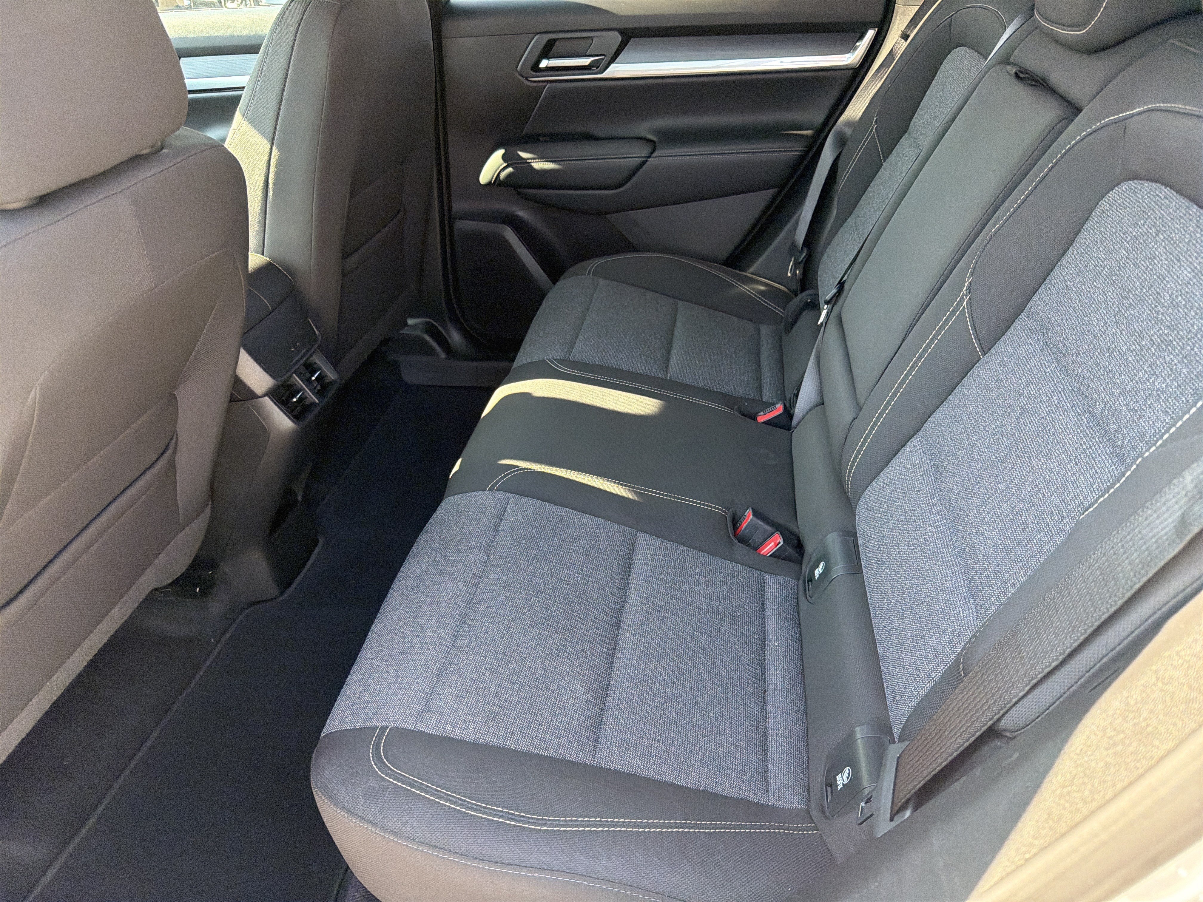 Used 2025 GMC Terrain Elevation FWD image 31