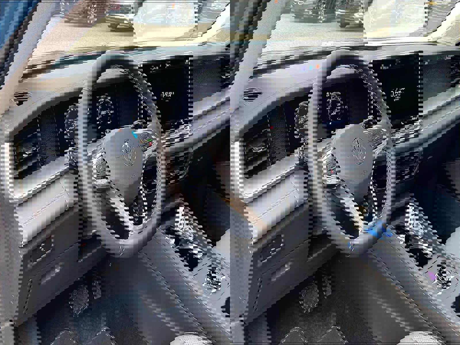 New 2026 Volkswagen Tiguan SE image 9