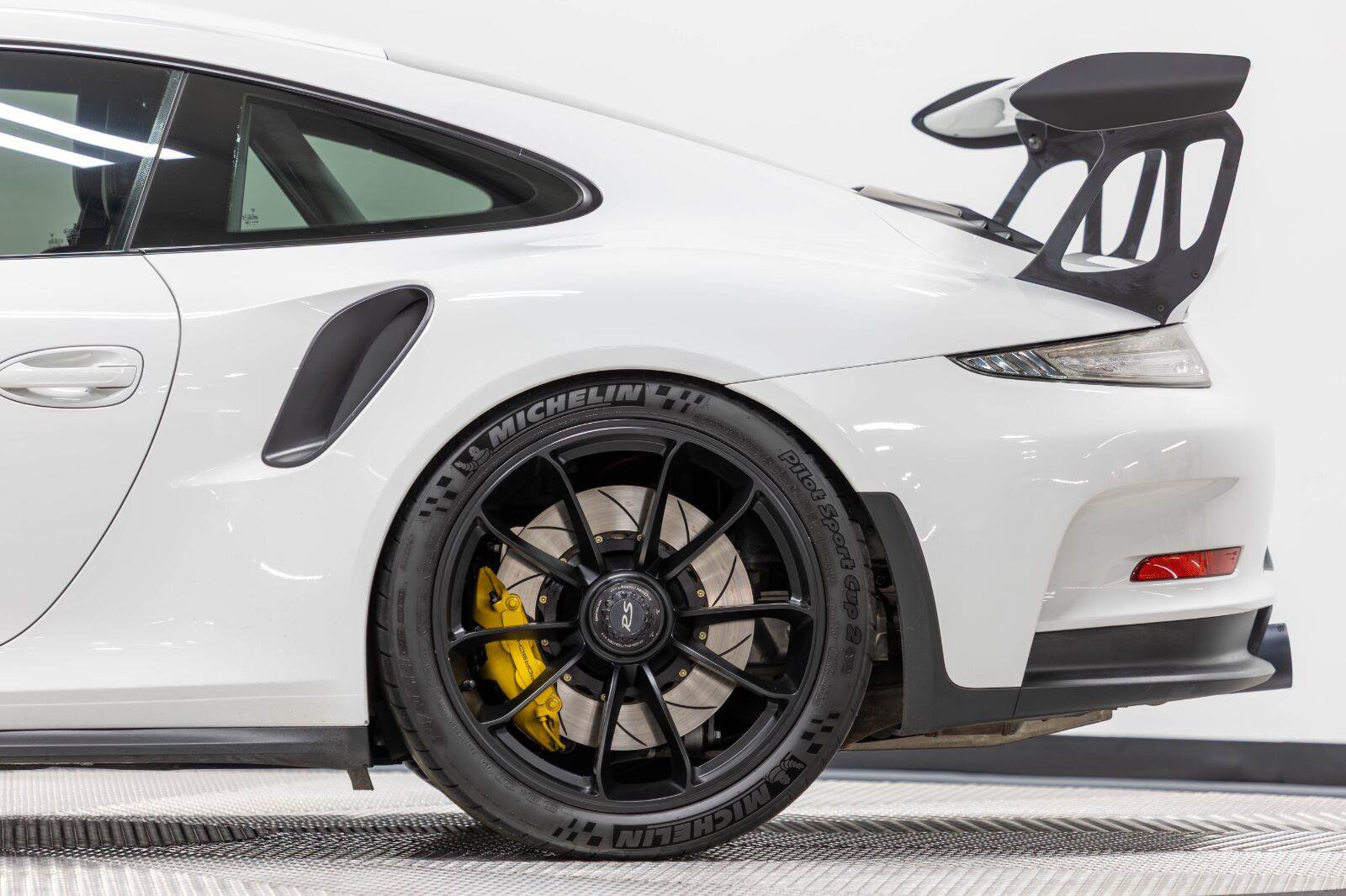 Used 2016 Porsche 911 GT3 RS RWD image 12