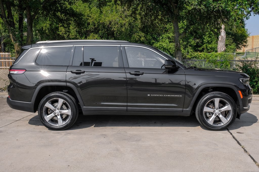 Used 2022 Jeep Grand Cherokee L Limited image 15