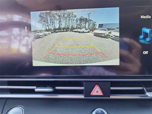 New 2025 Hyundai Elantra SEL image 19