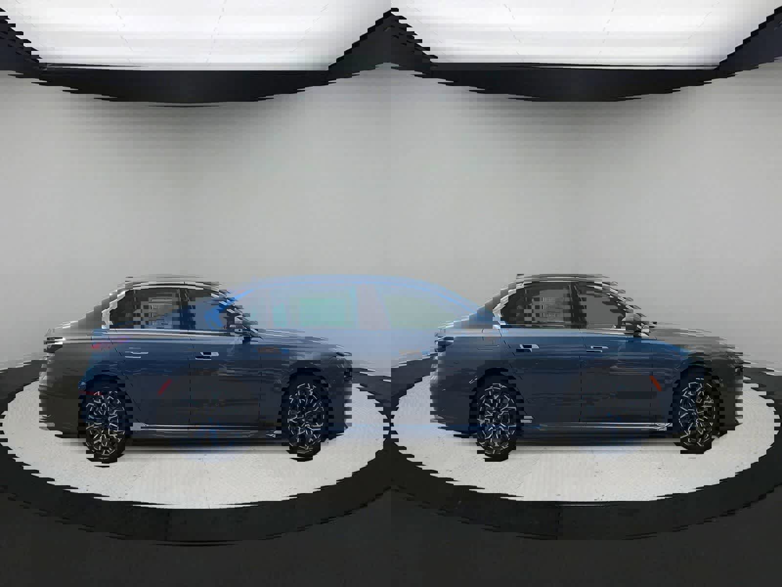 New 2025 BMW i7 eDrive50 w/ Executive Package image 9