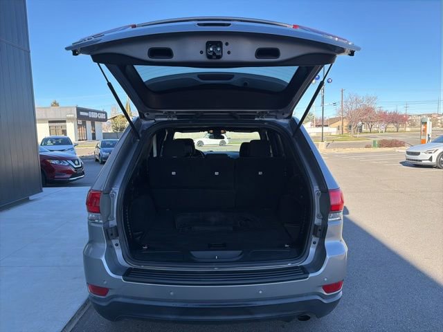 Used 2018 Jeep Grand Cherokee Laredo image 8