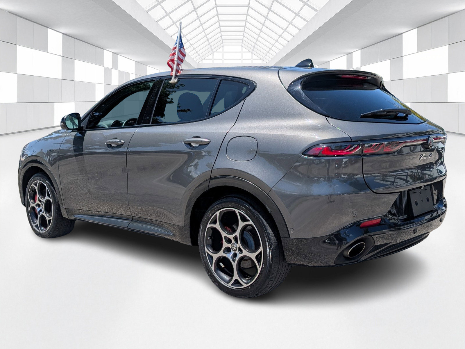 Used 2024 Alfa Romeo Tonale Veloce w/ Active Assist Package AWD/4WD image 5