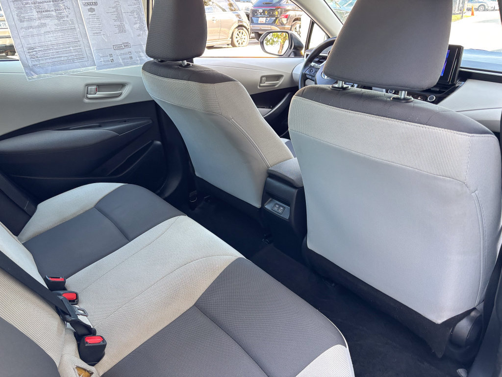 Used 2025 Toyota Corolla LE FWD image 33