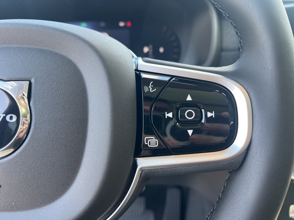 New 2026 Volvo XC90 B6 Plus w/ Protection Package Premier image 19