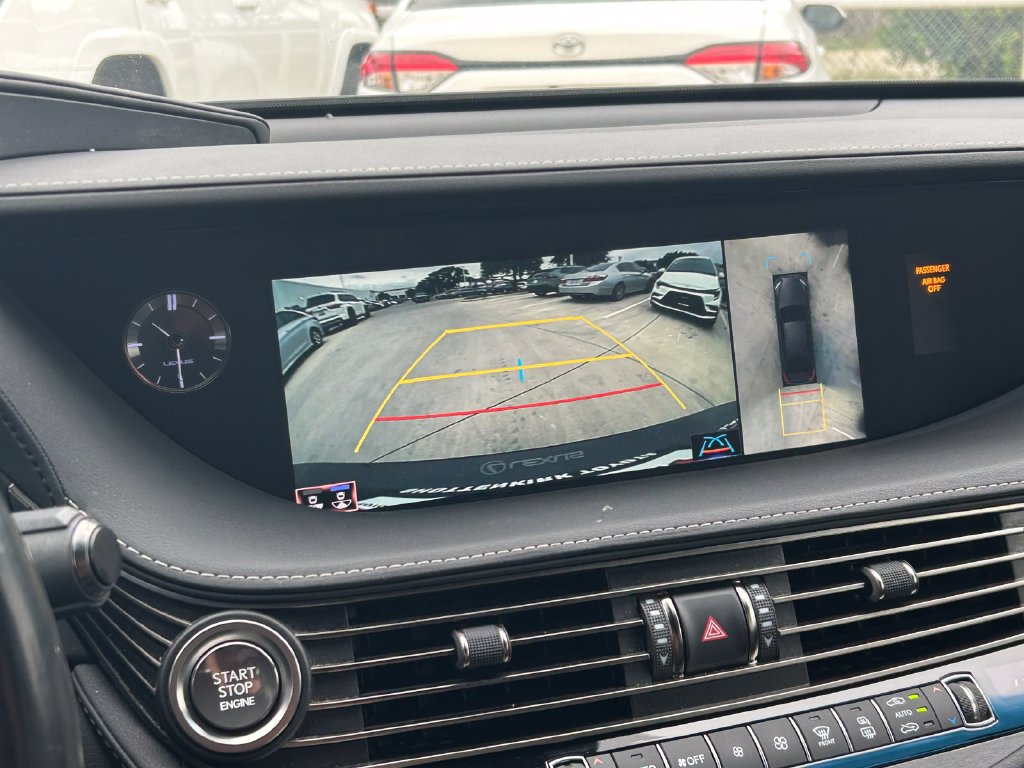Used 2020 Lexus LS 500 w/ Interior Upgrade Package RWD image 36