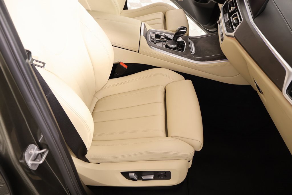 Used 2021 BMW X5 xDrive45e w/ Parking Assistance Package image 15