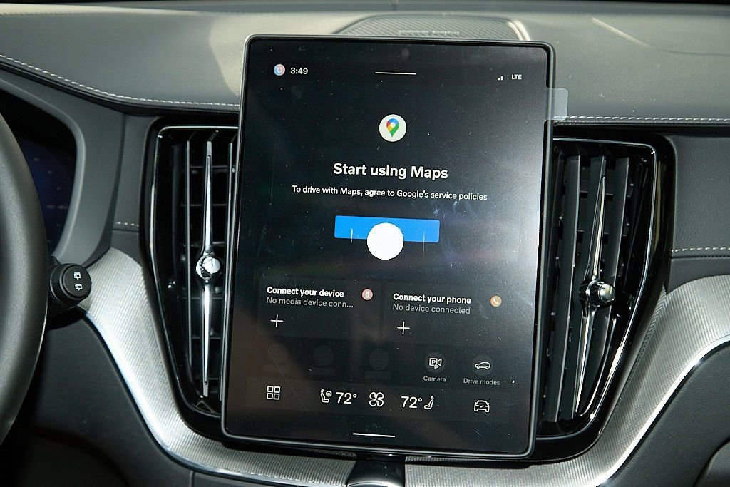 New 2026 Volvo XC60 T8 Ultra w/ Climate Package image 25