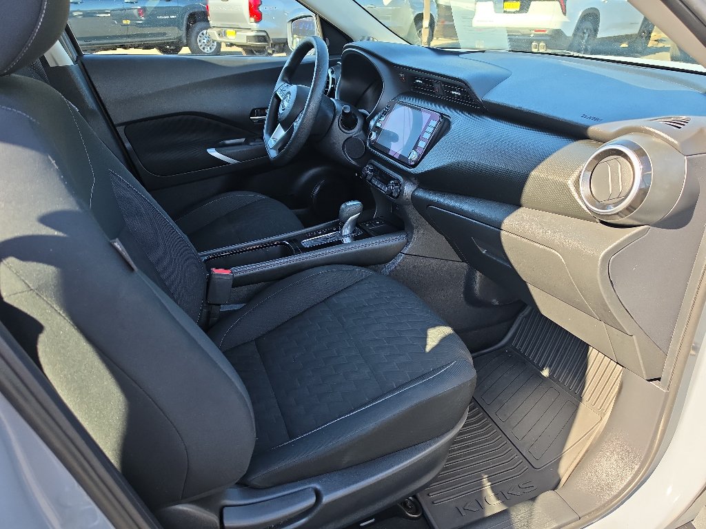 Used 2022 Nissan Kicks SV FWD image 16