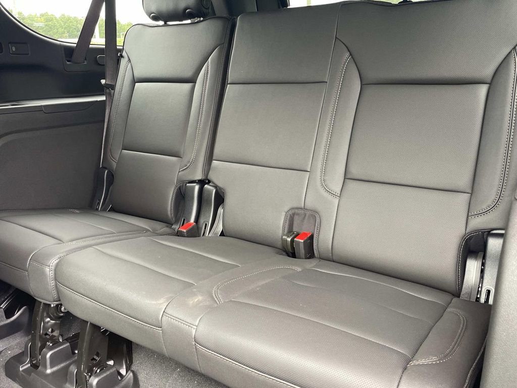 New 2026 Chevrolet Suburban High Country AWD/4WD image 13