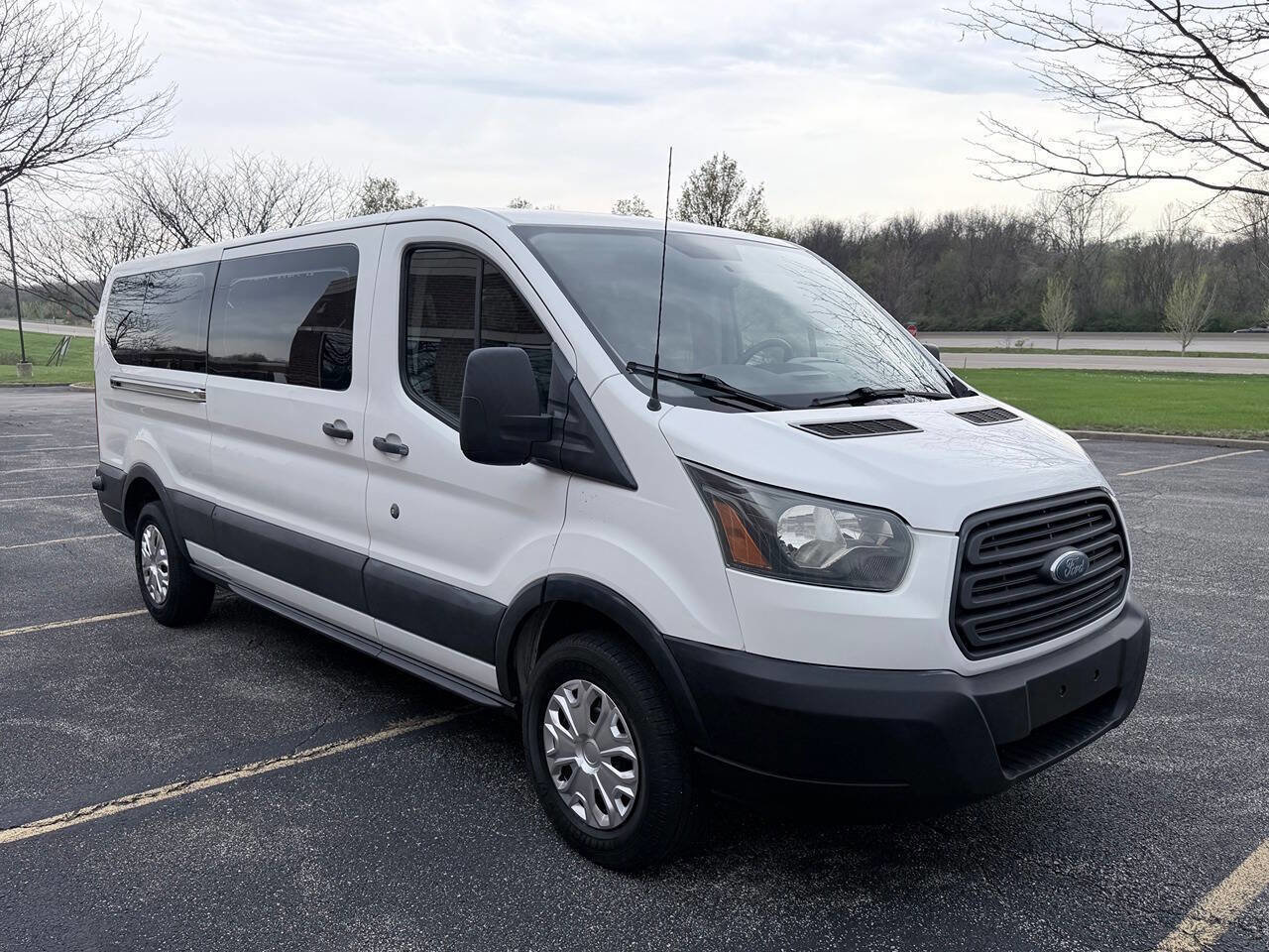 Used 2015 Ford Transit 350 XL RWD image 4