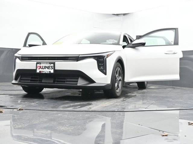 Used 2025 Kia K4 LXS image 67
