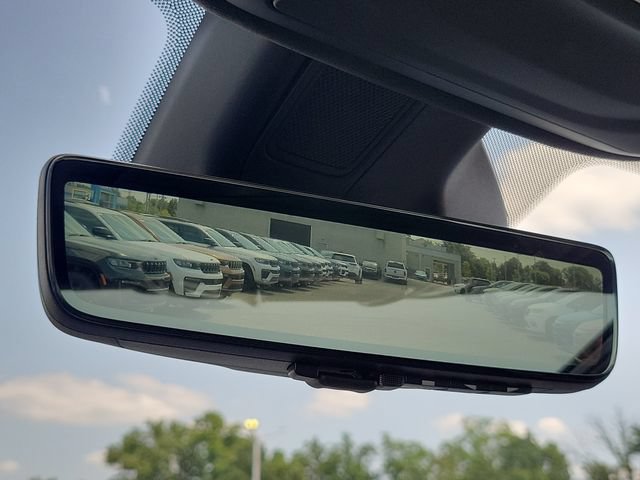 New 2026 Jeep Grand Cherokee Summit w/ Obsidian Package AWD/4WD image 38