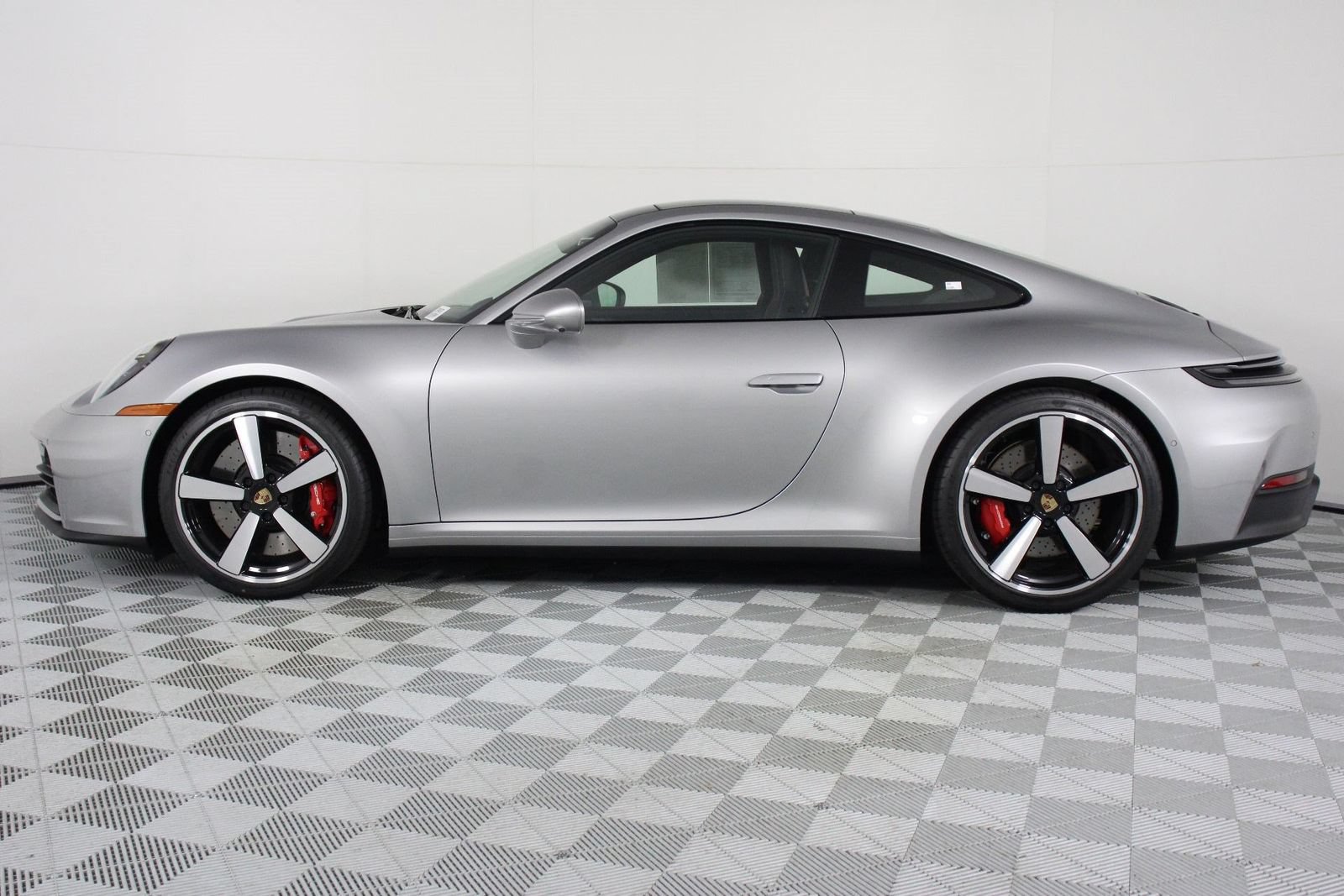 Certified 2025 Porsche 911 Carrera S RWD image 2