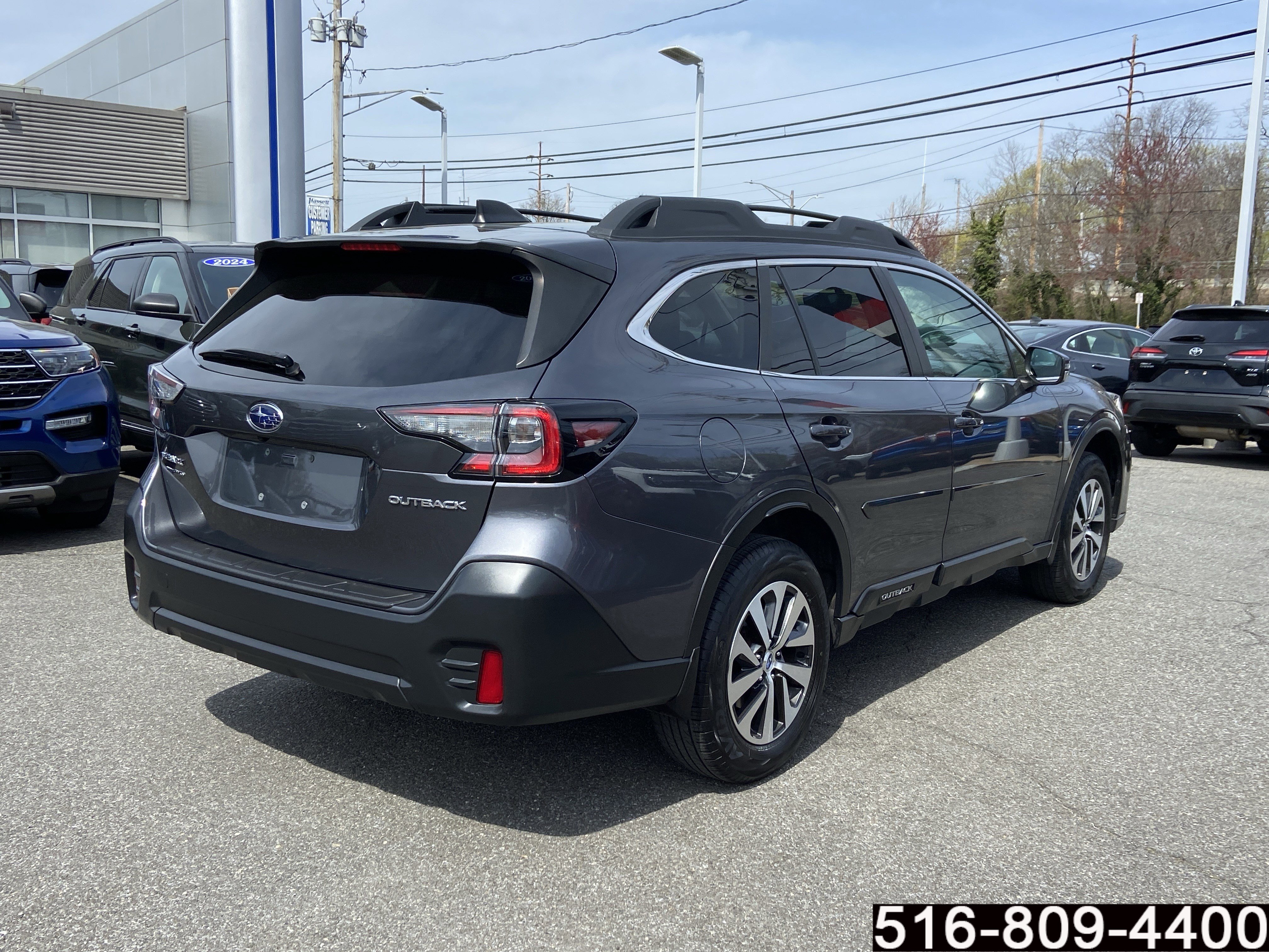 Used 2022 Subaru Outback Premium AWD/4WD image 5