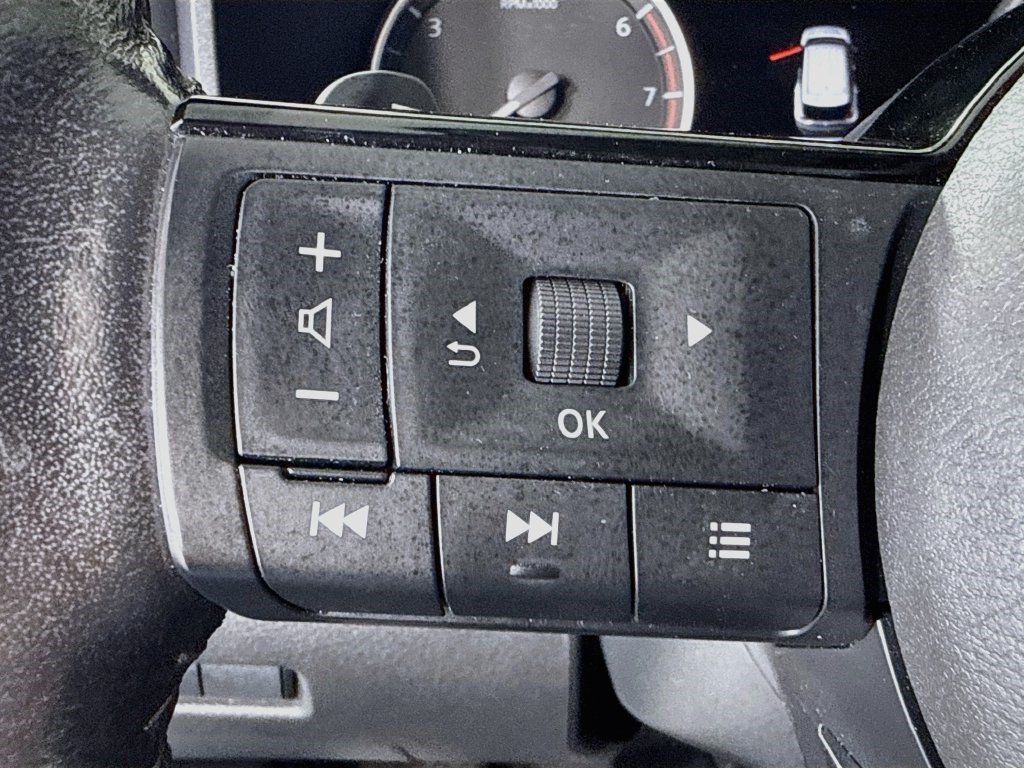 Used 2023 Nissan Rogue SV w/ SV Premium B Package AWD/4WD image 13