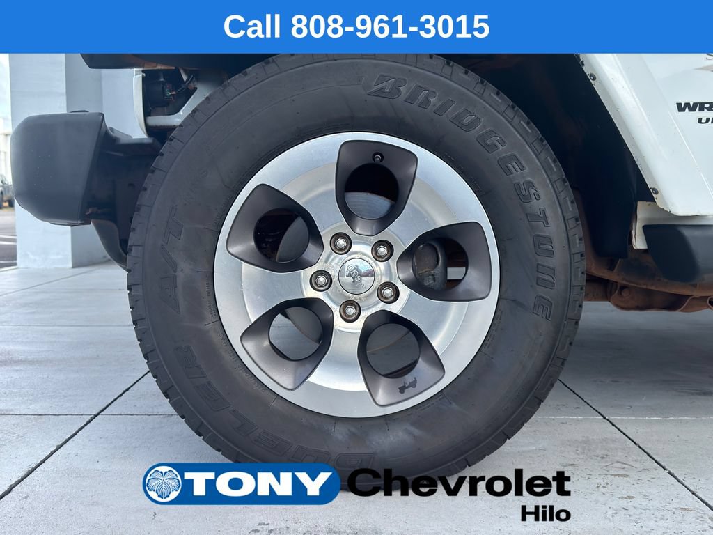 Used 2016 Jeep Wrangler Unlimited Sahara w/ Connectivity Group AWD/4WD image 18