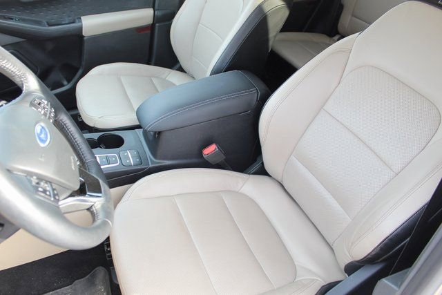 Used 2020 Ford Escape Titanium image 14