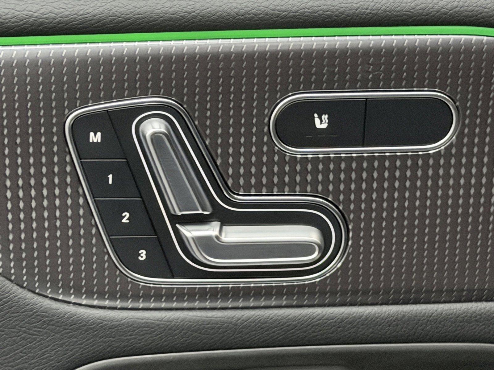 Certified 2023 Mercedes-Benz EQB 300 4MATIC image 21