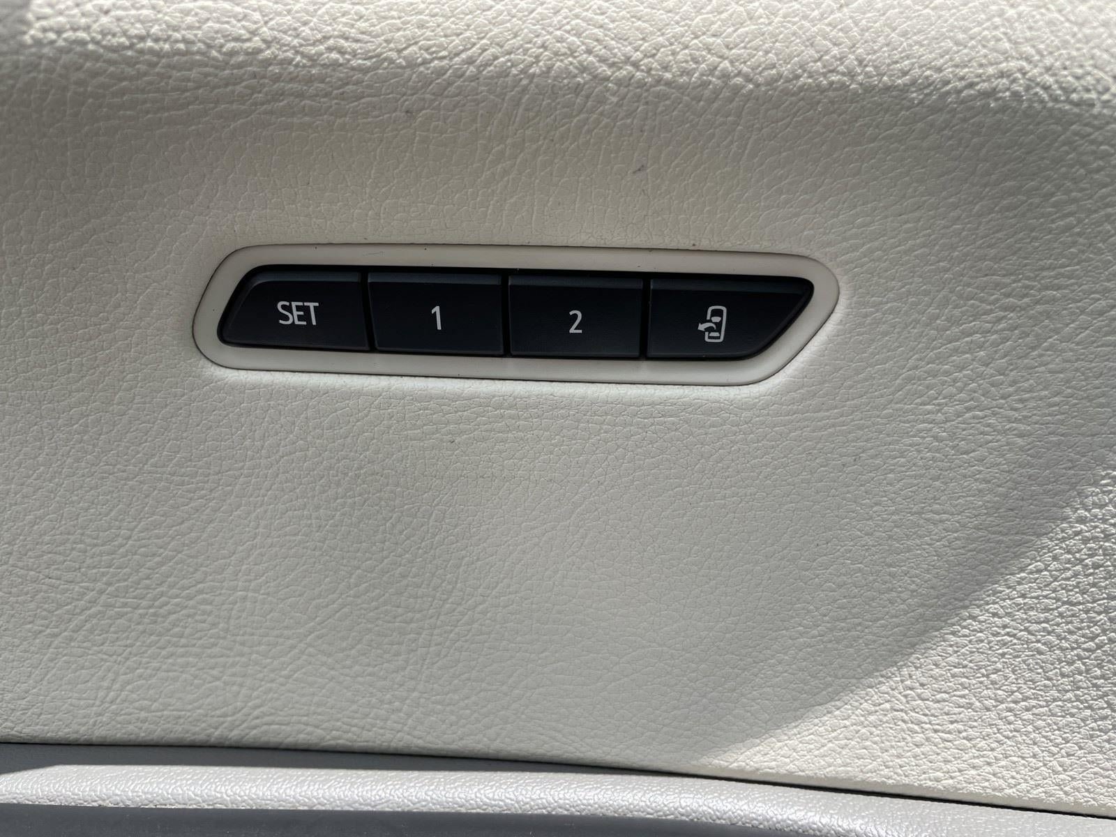 Used 2021 Cadillac XT6 Premium Luxury FWD image 36