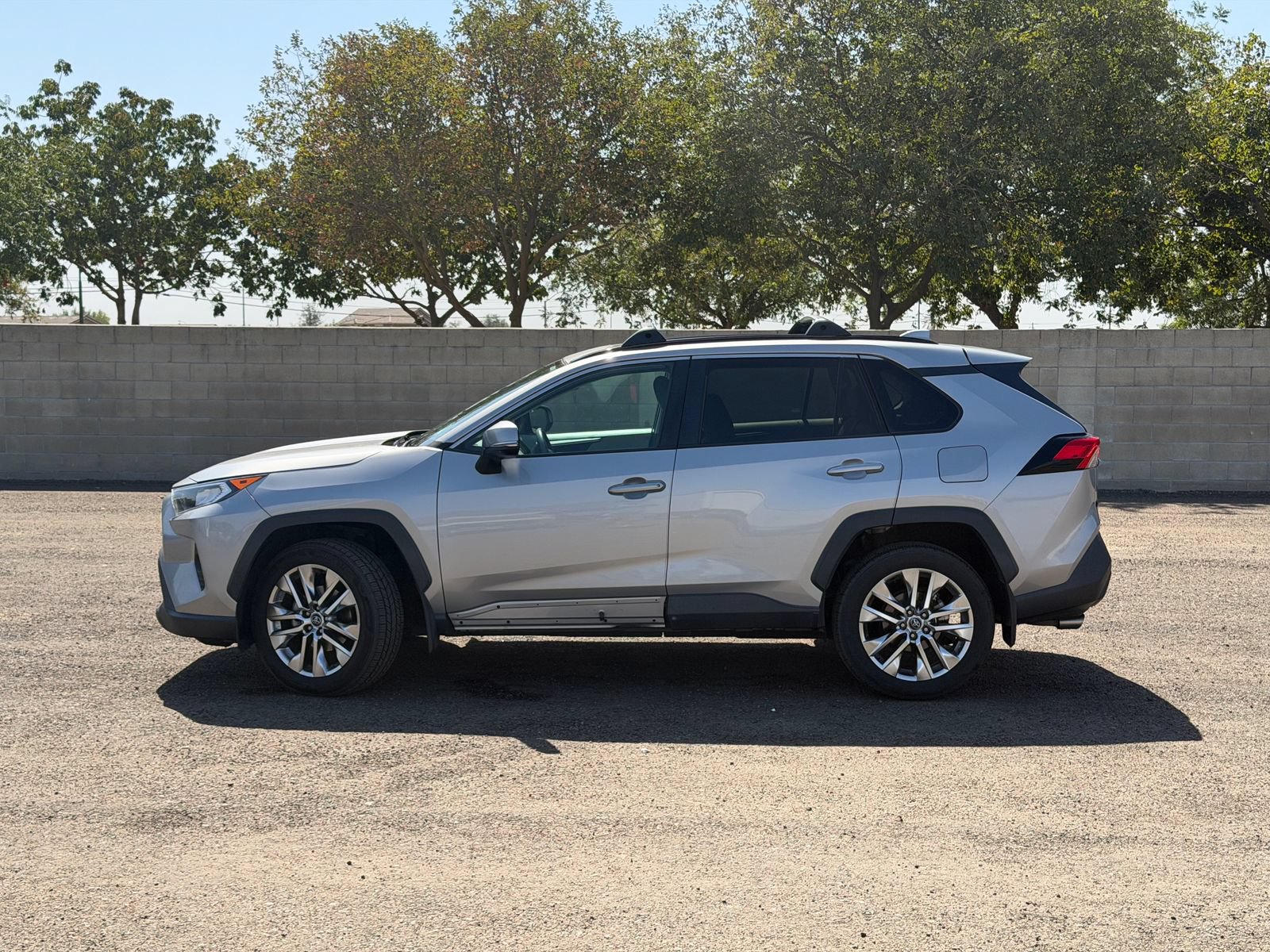 Used 2020 Toyota RAV4 XLE Premium w/ All Weather Liner Package FWD image 9