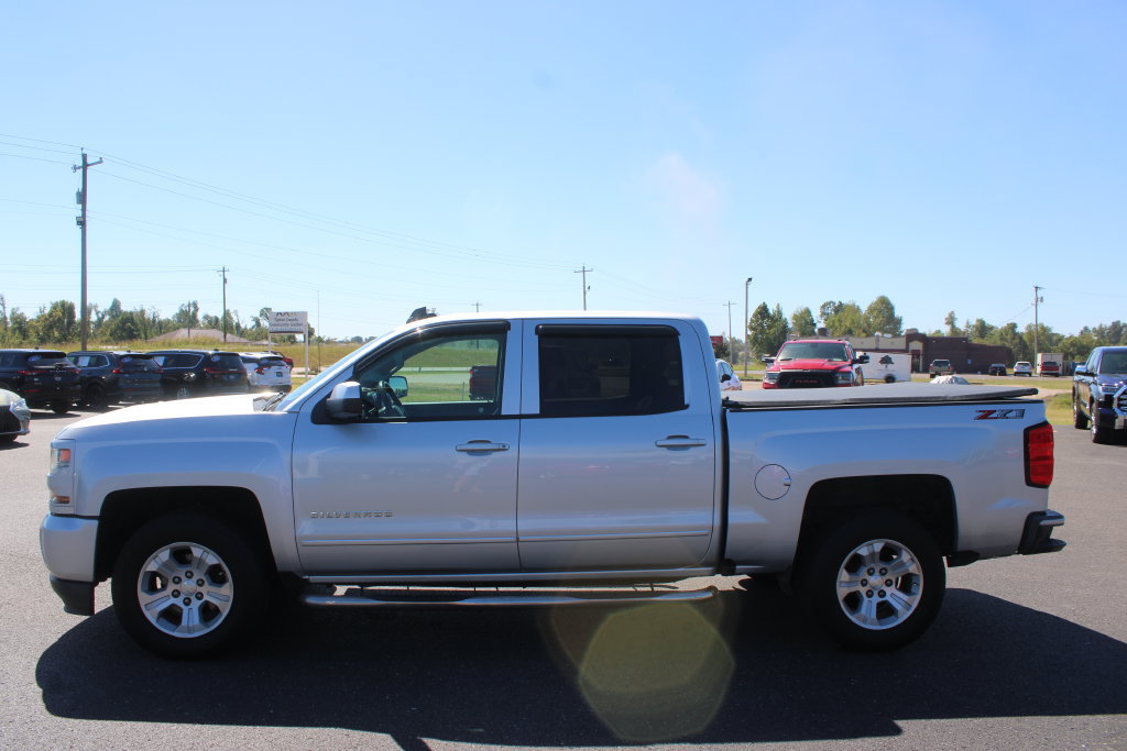 Used 2018 Chevrolet Silverado 1500 LT w/ All Star Edition AWD/4WD image 6