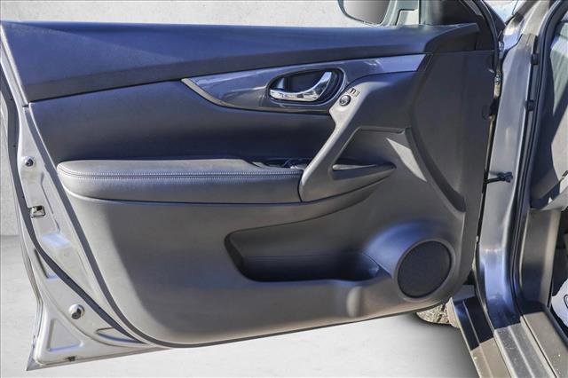 Used 2019 Nissan Rogue SV image 12