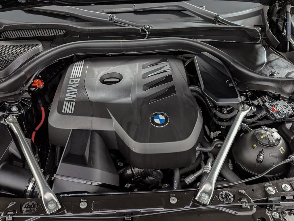 Used 2025 BMW 530i xDrive image 46