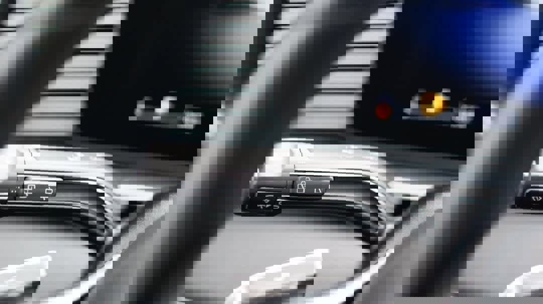 Used 2024 Mercedes-Benz GLE 350 4MATIC w/ Driver Assistance Package image 44