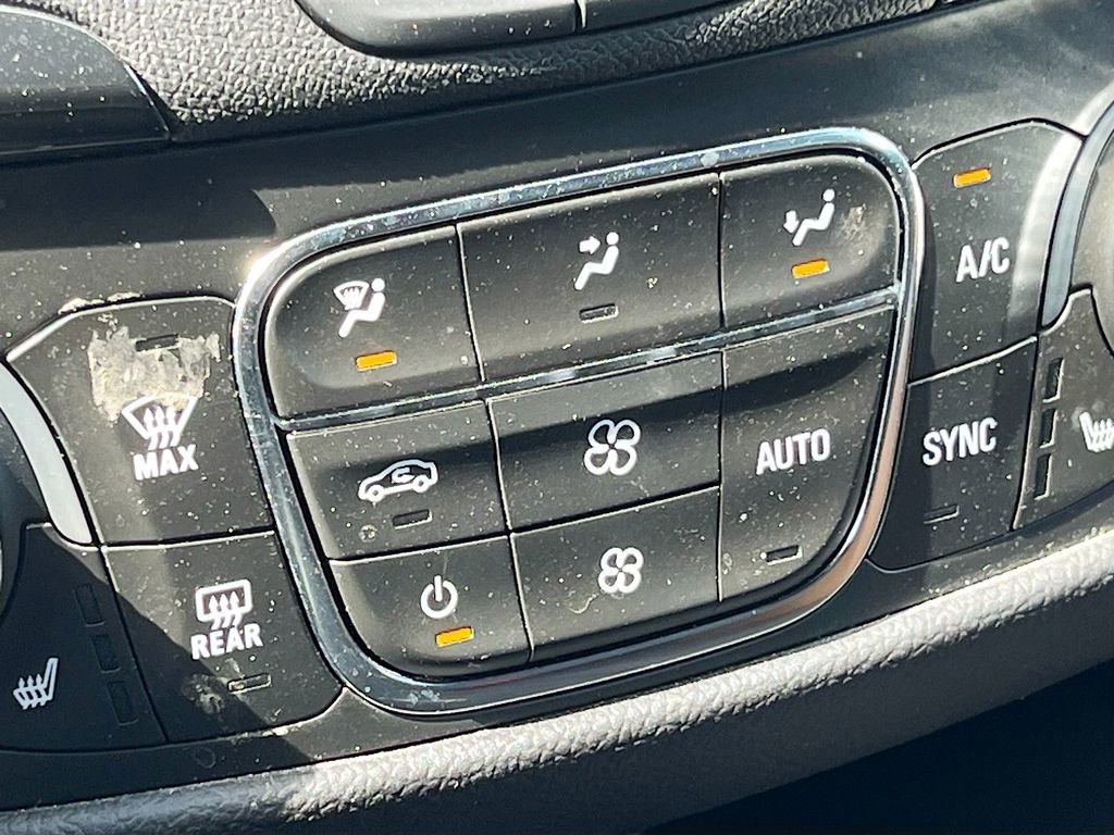 Used 2023 Chevrolet Equinox RS image 16