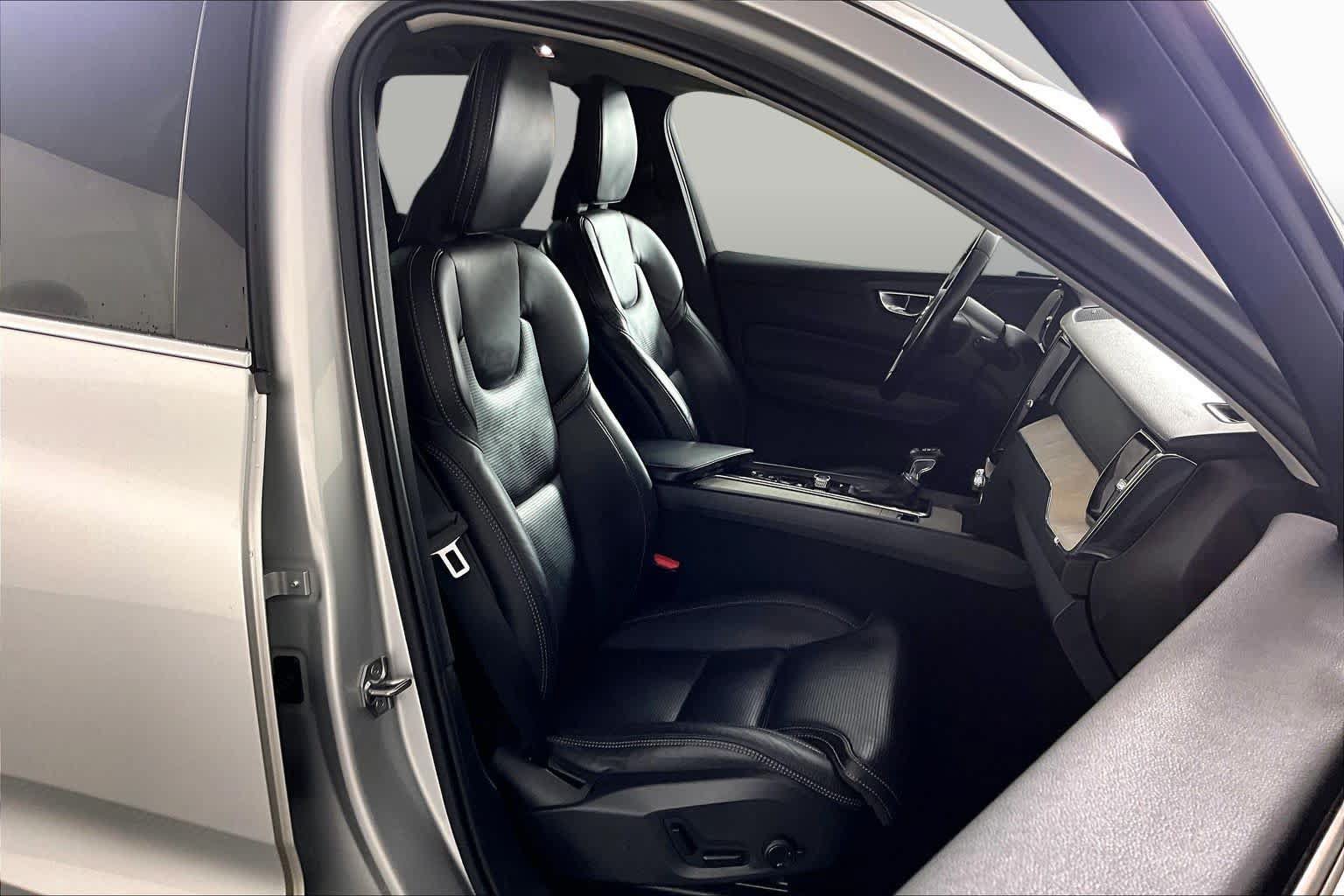 Used 2021 Volvo XC60 T6 Inscription AWD/4WD image 9