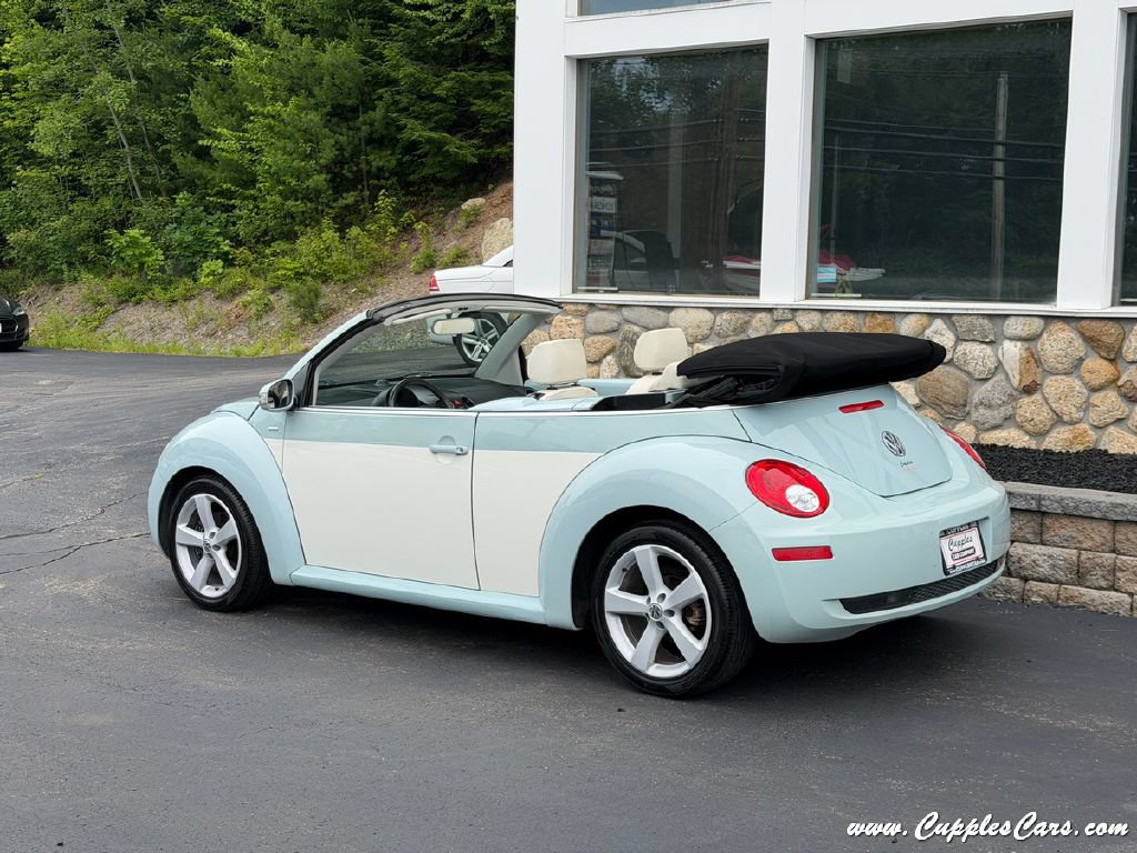Used 2010 Volkswagen Beetle Final Edition FWD image 3