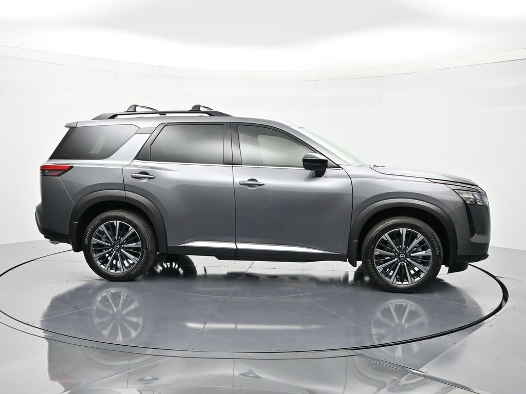 New 2026 Nissan Pathfinder Platinum w/ Cargo Package AWD/4WD image 4