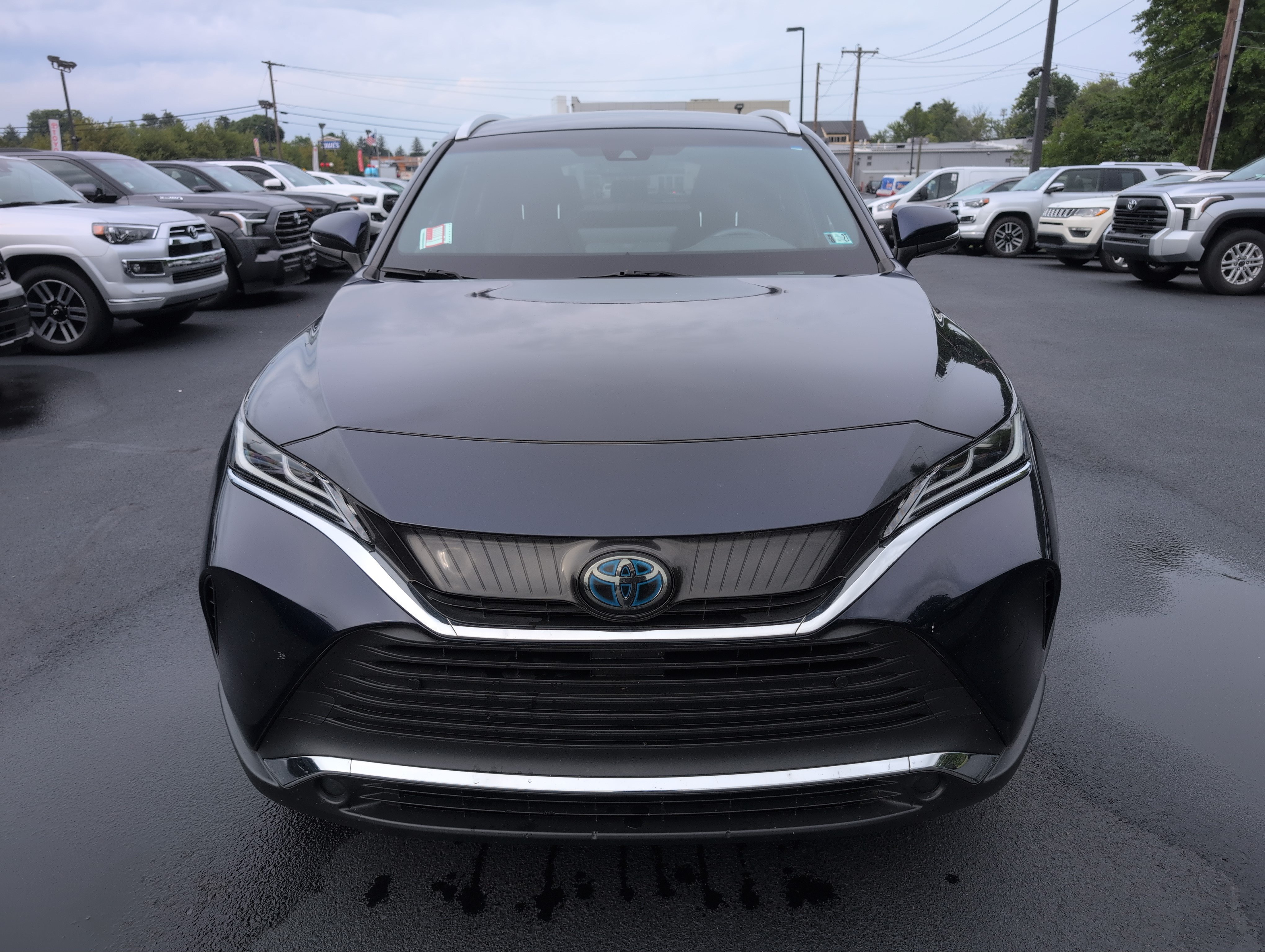 Used 2021 Toyota Venza XLE w/ Softex Package AWD/4WD image 9