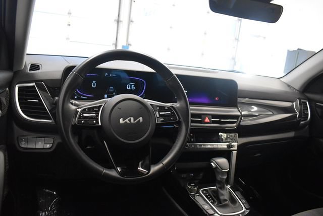 Used 2025 Kia Seltos S FWD image 23