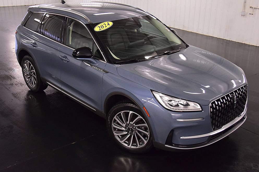 Used 2024 Lincoln Corsair Reserve AWD/4WD image 9