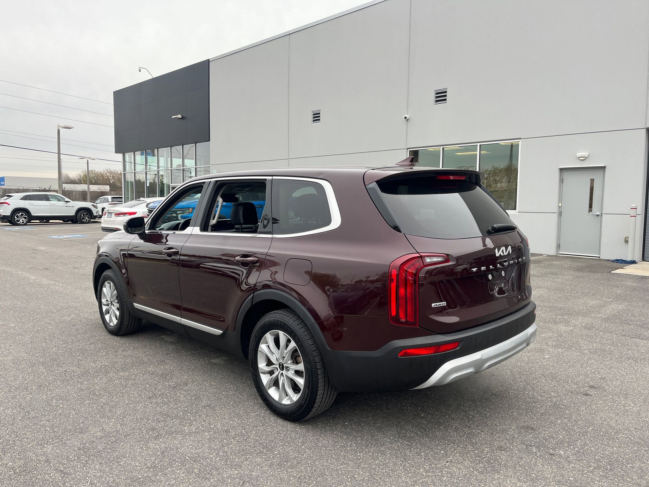 Used 2022 Kia Telluride LX image 6