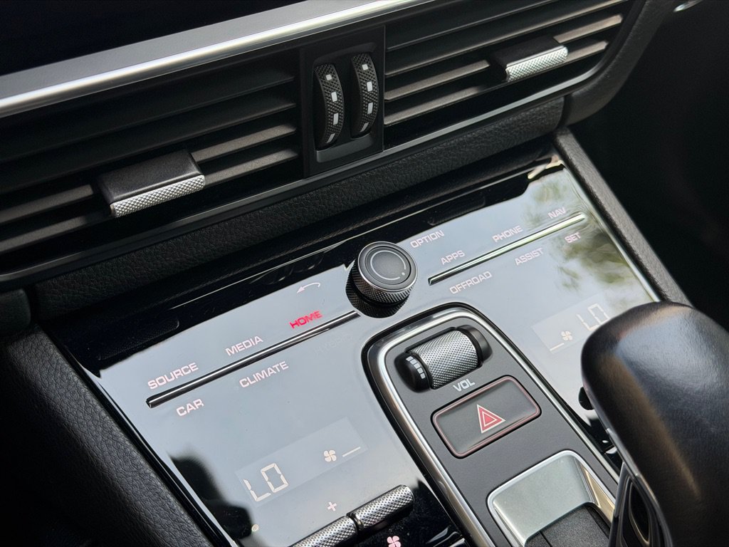 Used 2023 Porsche Cayenne Platinum Edition AWD/4WD image 41
