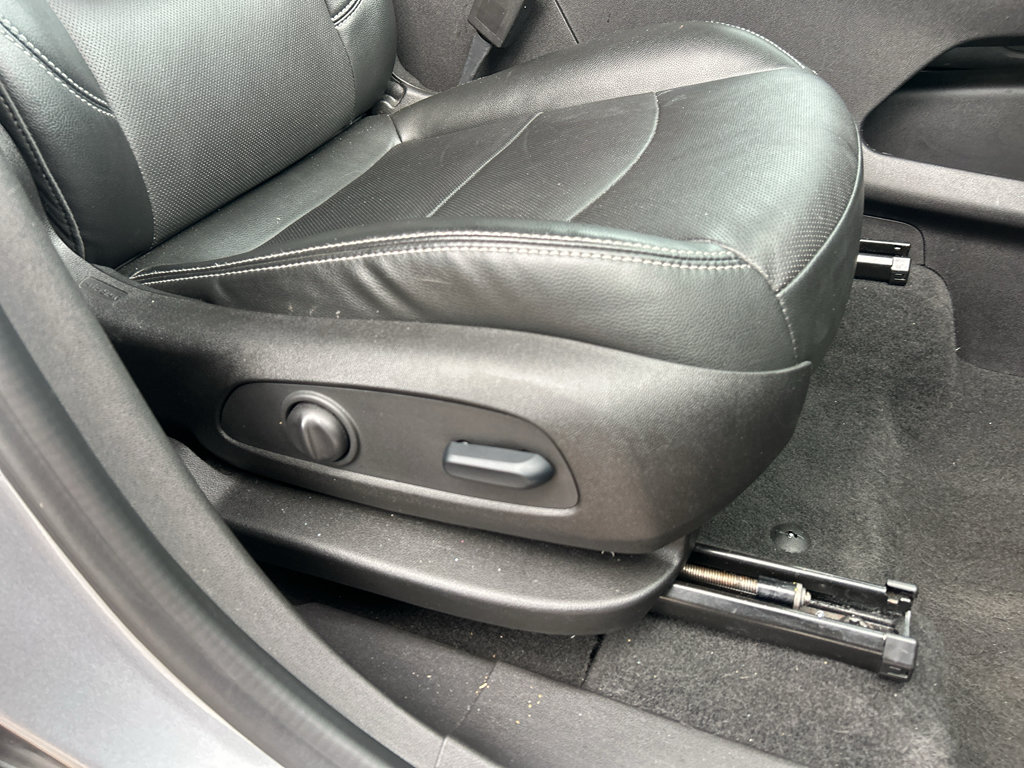 Used 2024 GMC Terrain SLT FWD image 25