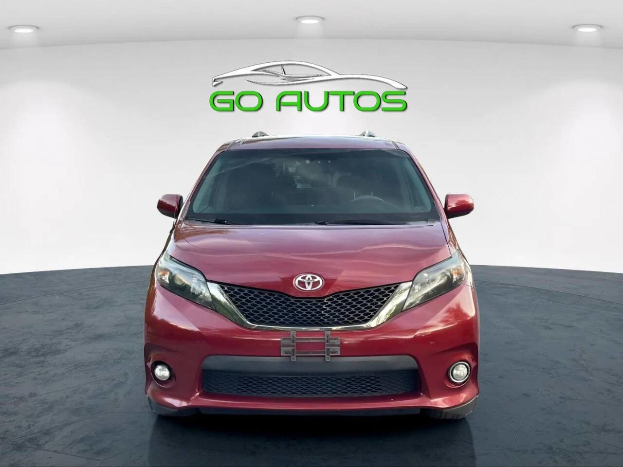 Used 2014 Toyota Sienna SE image 11