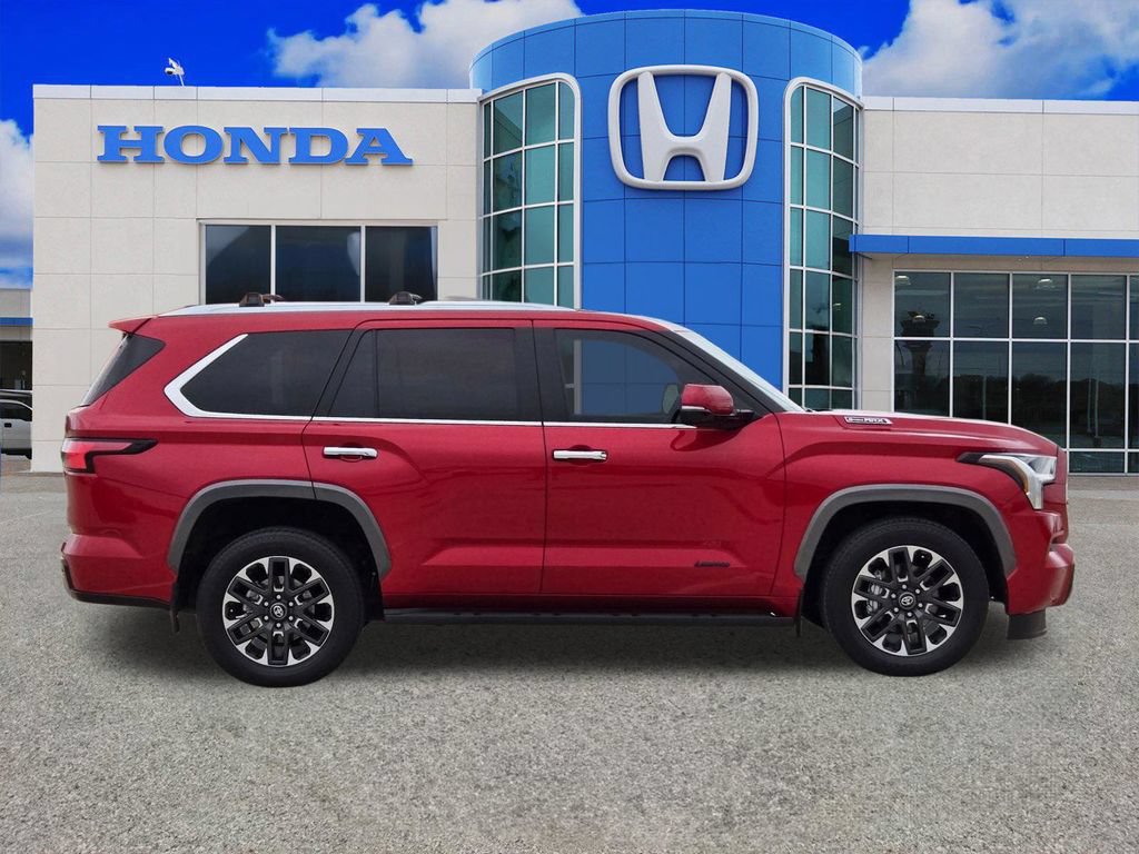 Used 2025 Toyota Sequoia Limited w/ Tow Technology Package AWD/4WD image 2