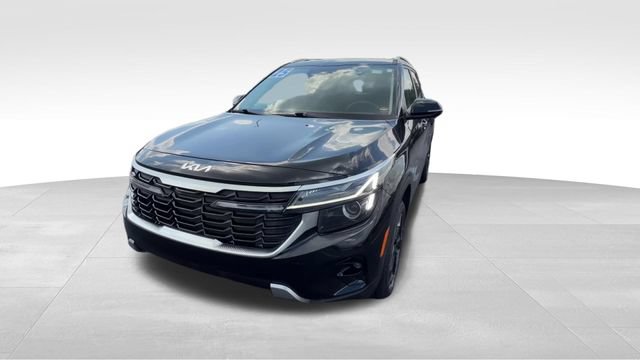 Used 2025 Kia Seltos S AWD/4WD image 2