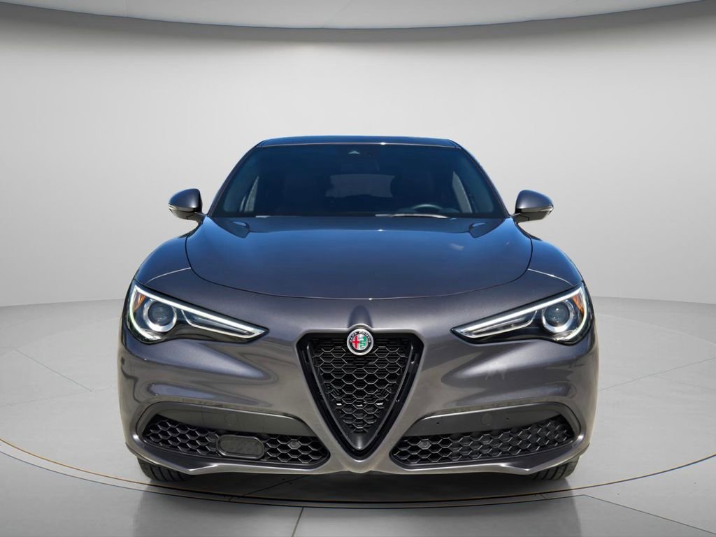 Used 2023 Alfa Romeo Stelvio Sprint RWD image 4