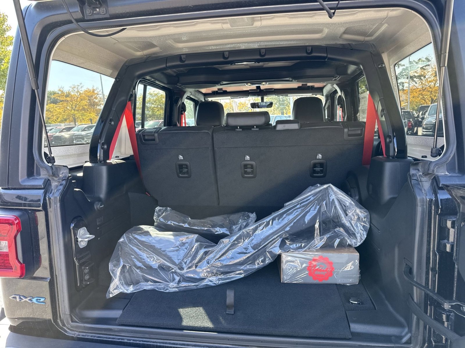 New 2023 Jeep Wrangler Unlimited Rubicon 4xe image 31